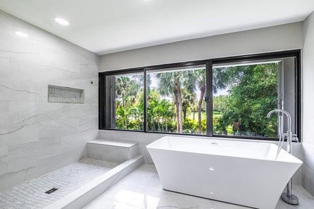 2517 Presidential Way B, West Palm Beach, FL 33401