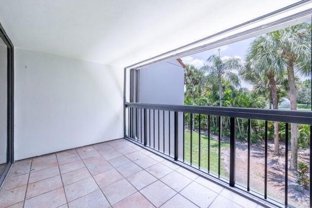2517 Presidential Way B, West Palm Beach, FL 33401