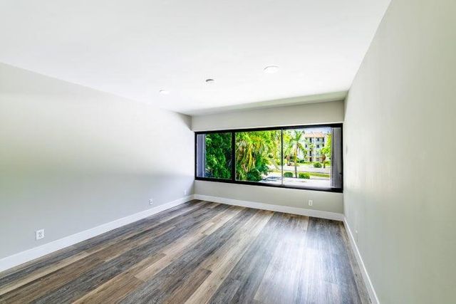 2517 Presidential Way B, West Palm Beach, FL 33401