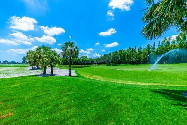 2517 Presidential Way B, West Palm Beach, FL 33401