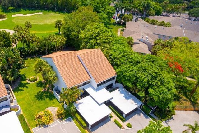 2517 Presidential Way B, West Palm Beach, FL 33401