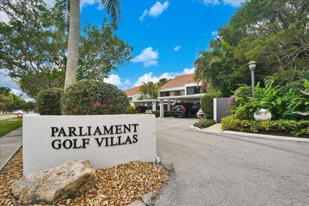 2517 Presidential Way B, West Palm Beach, FL 33401