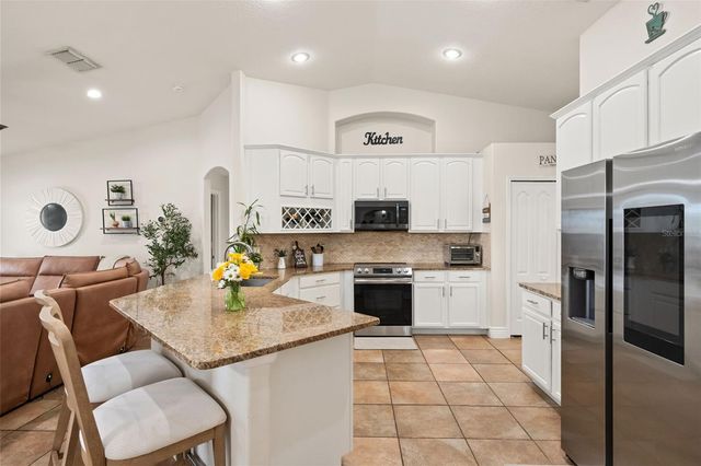 180 COMPASS ROSE DRIVE, Groveland, FL 34736