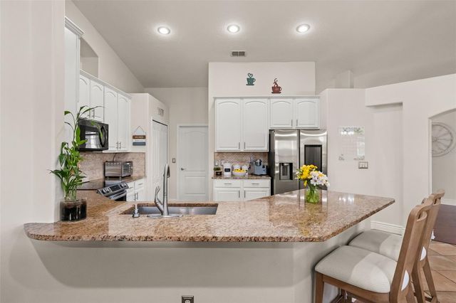 180 COMPASS ROSE DRIVE, Groveland, FL 34736