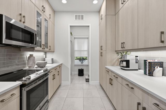 11457 Pointe Midtown Drive, Palm Beach Gardens, FL 33418