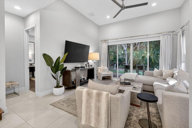 11457 Pointe Midtown Drive, Palm Beach Gardens, FL 33418