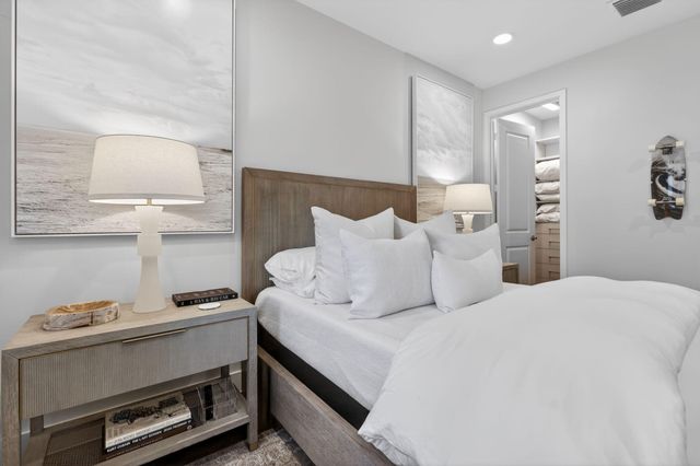 11457 Pointe Midtown Drive, Palm Beach Gardens, FL 33418