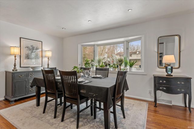 52567 Heatherfield Drive, South Bend, IN 46637