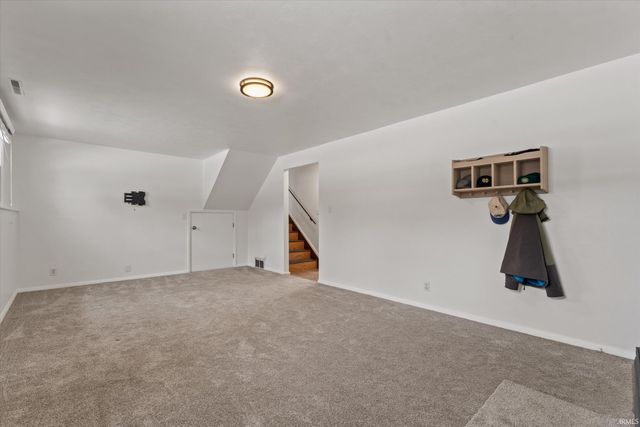 52567 Heatherfield Drive, South Bend, IN 46637