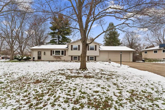 52567 Heatherfield Drive, South Bend, IN 46637