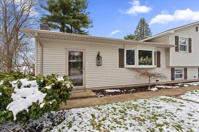 52567 Heatherfield Drive, South Bend, IN 46637