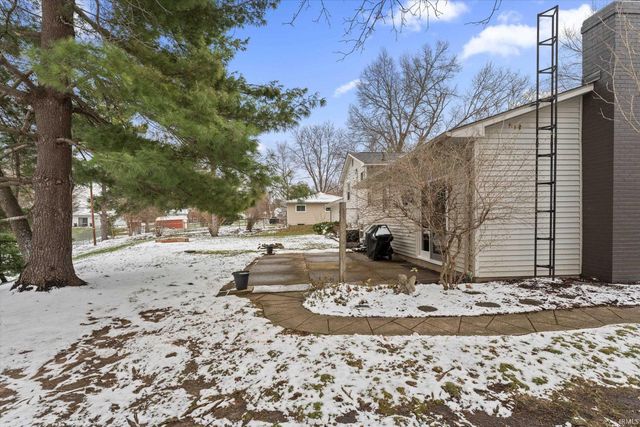 52567 Heatherfield Drive, South Bend, IN 46637