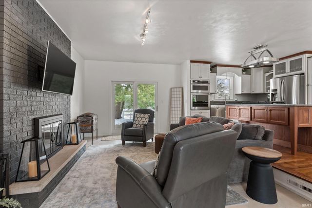 52567 Heatherfield Drive, South Bend, IN 46637