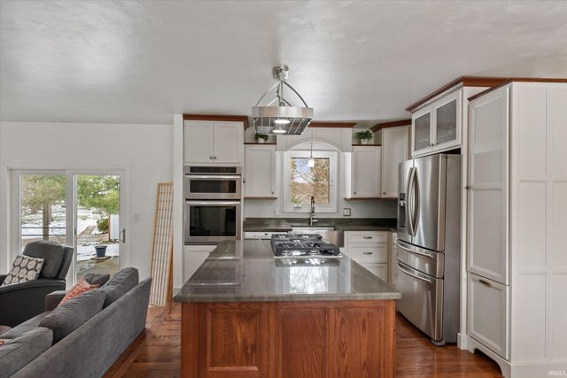 52567 Heatherfield Drive, South Bend, IN 46637