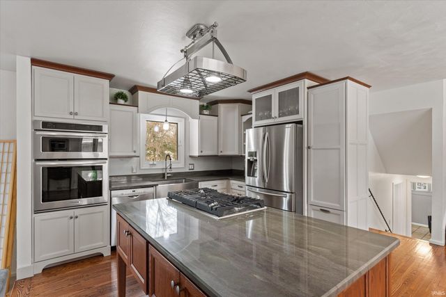 52567 Heatherfield Drive, South Bend, IN 46637