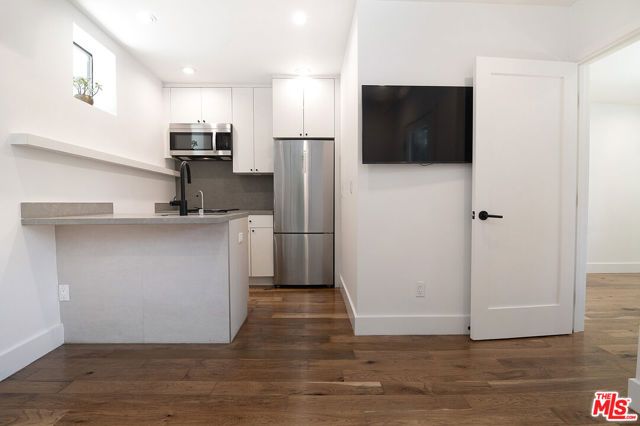 2553 Glen Green Street, Los Angeles, CA 90068