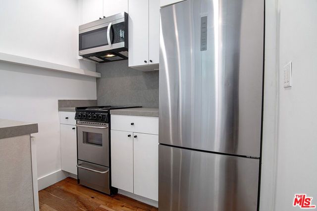 2553 Glen Green Street, Los Angeles, CA 90068