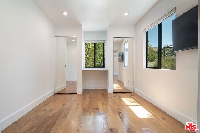 2553 Glen Green Street, Los Angeles, CA 90068