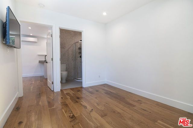 2553 Glen Green Street, Los Angeles, CA 90068