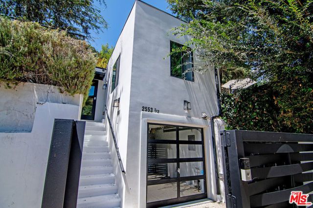 2553 Glen Green Street, Los Angeles, CA 90068