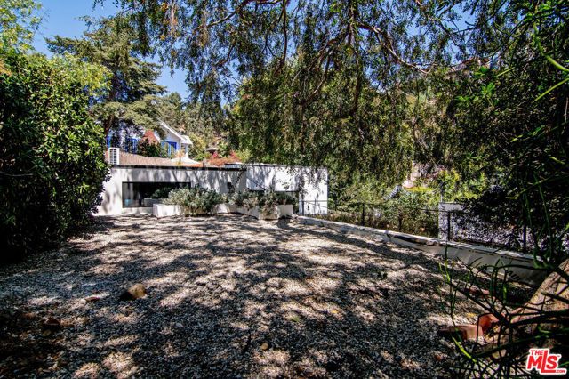 2553 Glen Green Street, Los Angeles, CA 90068