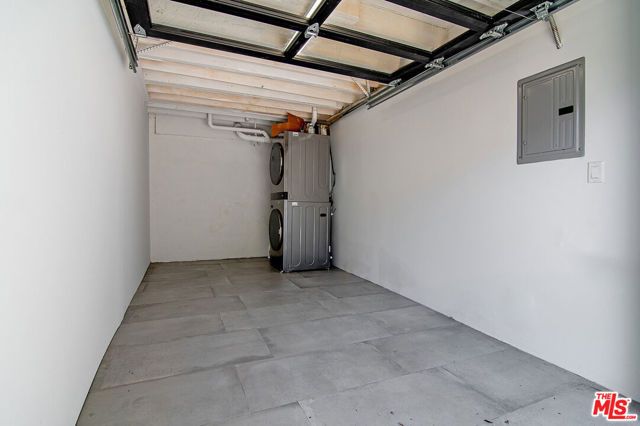 2553 Glen Green Street, Los Angeles, CA 90068