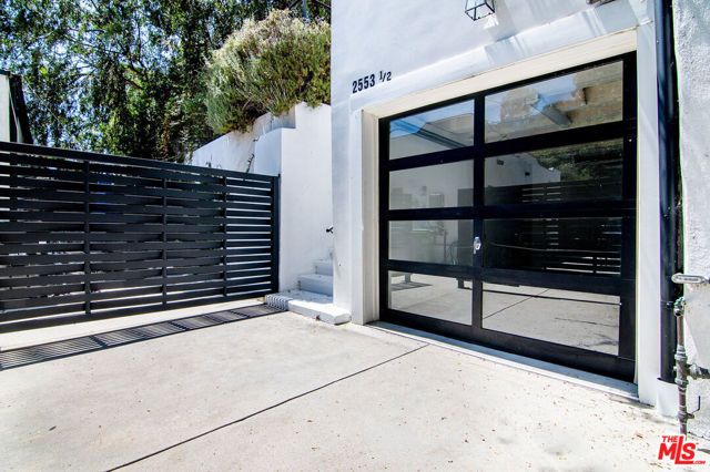2553 Glen Green Street, Los Angeles, CA 90068