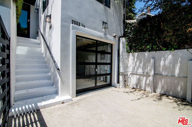 2553 Glen Green Street, Los Angeles, CA 90068