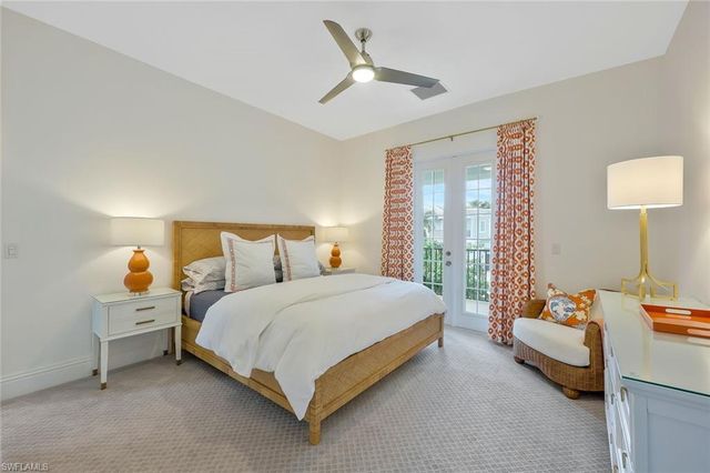1427 Hemingway PL, Naples, FL 34103