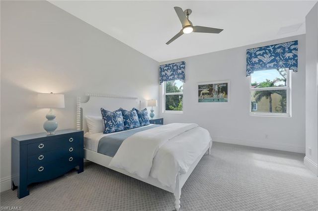 1427 Hemingway PL, Naples, FL 34103