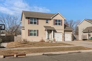 302 Filmore Avenue SE, Bondurant, IA 50035