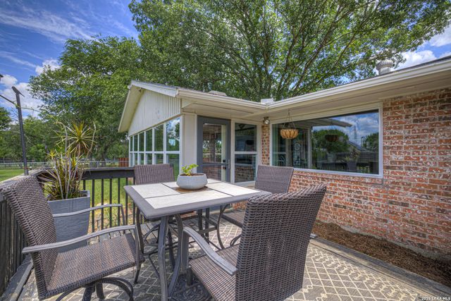 1001 FAWN DR, Schertz, TX 78154