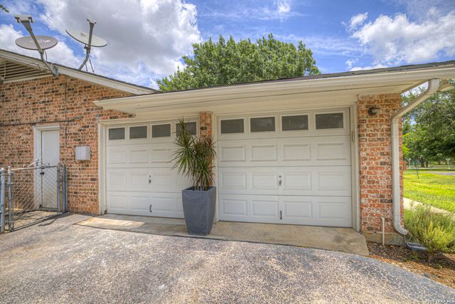 1001 FAWN DR, Schertz, TX 78154