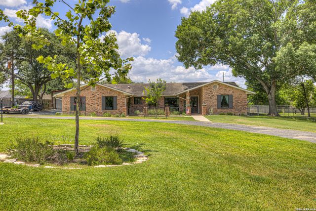 1001 FAWN DR, Schertz, TX 78154