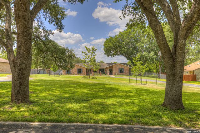 1001 FAWN DR, Schertz, TX 78154
