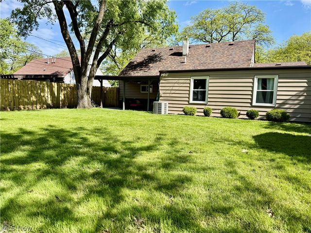 233 Baldwin Drive, Berea, OH 44017