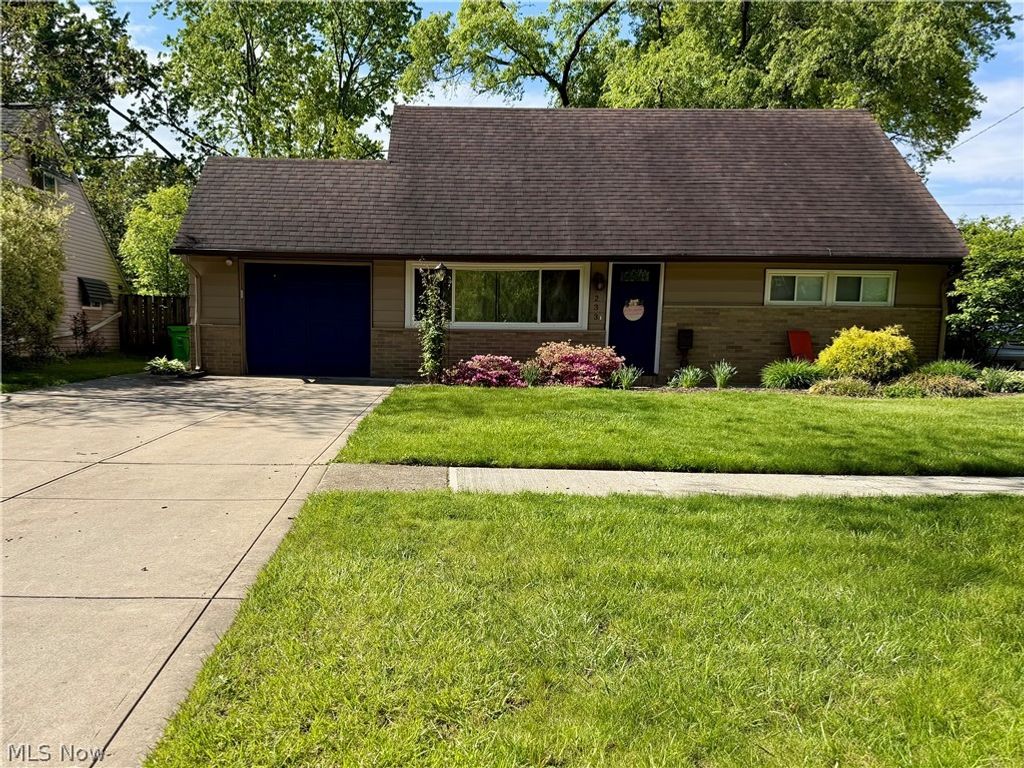 233 Baldwin Drive, Berea, OH 44017