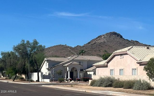 2802 E HILLERY Drive, Phoenix, AZ 85032