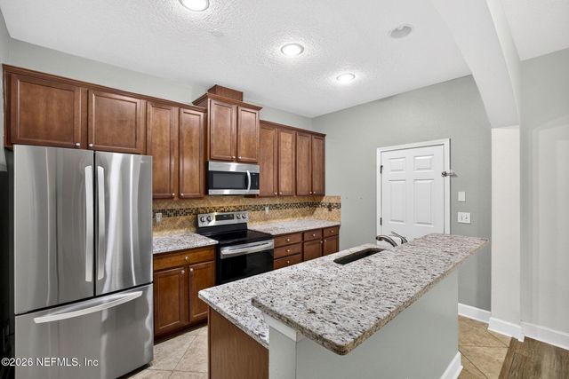 6163 CLEARSKY Drive, Jacksonville, FL 32258