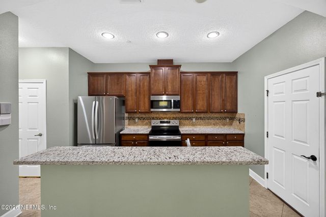 6163 CLEARSKY Drive, Jacksonville, FL 32258