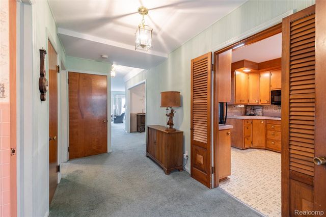 29863 East River Road, Grosse Ile Township, MI 48138