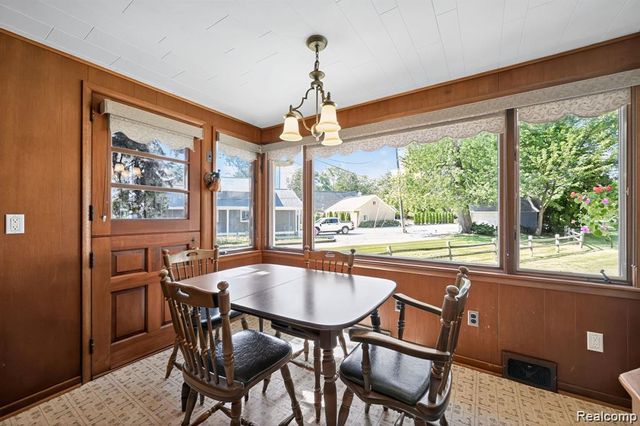 29863 East River Road, Grosse Ile Township, MI 48138