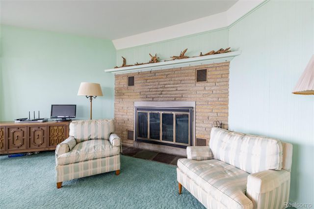 29863 East River Road, Grosse Ile Township, MI 48138