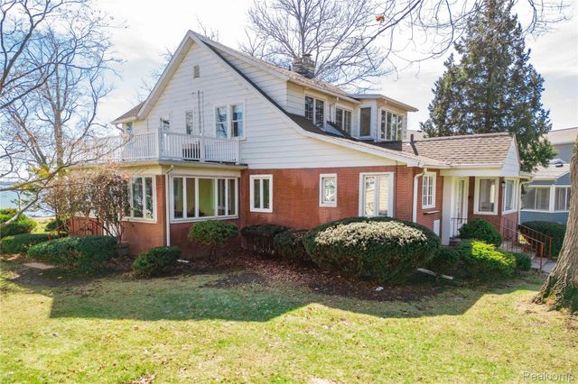 29863 East River Road, Grosse Ile Township, MI 48138