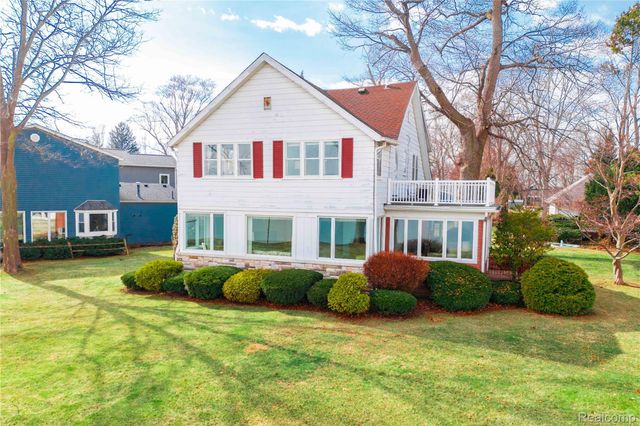 29863 East River Road, Grosse Ile Township, MI 48138