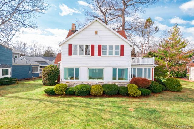 29863 East River Road, Grosse Ile Township, MI 48138