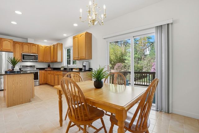 20 Washington Lane, Hopkinton, MA 01748