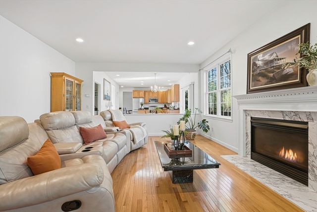 20 Washington Lane, Hopkinton, MA 01748