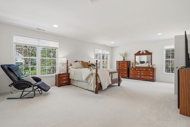 20 Washington Lane, Hopkinton, MA 01748