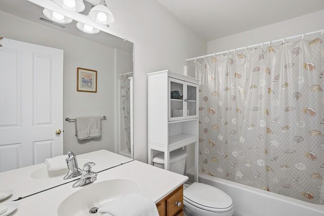 20 Washington Lane, Hopkinton, MA 01748